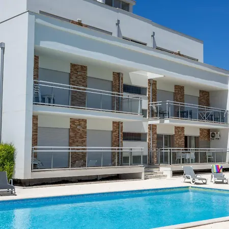 Carmona A Apartment *