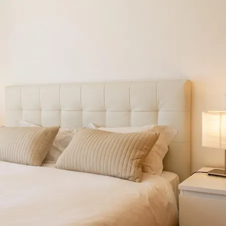 Carmona A Apartment *