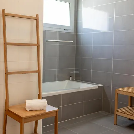 Carmona A Apartment *