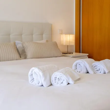 Carmona A Apartment *