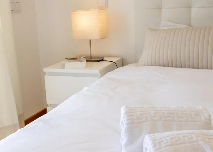 Carmona A T2 - By Smarthomes 公寓