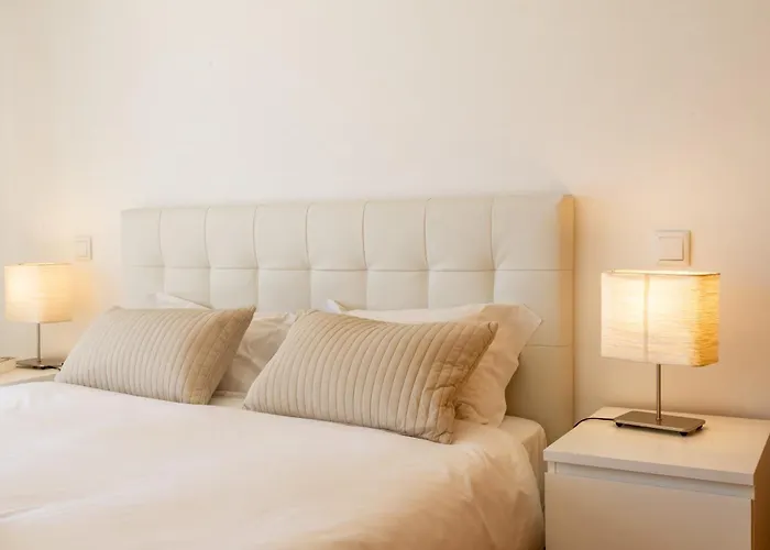 Carmona A T2 - By Smarthomes Lejlighed *